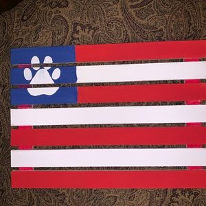 American flag paw print plaque